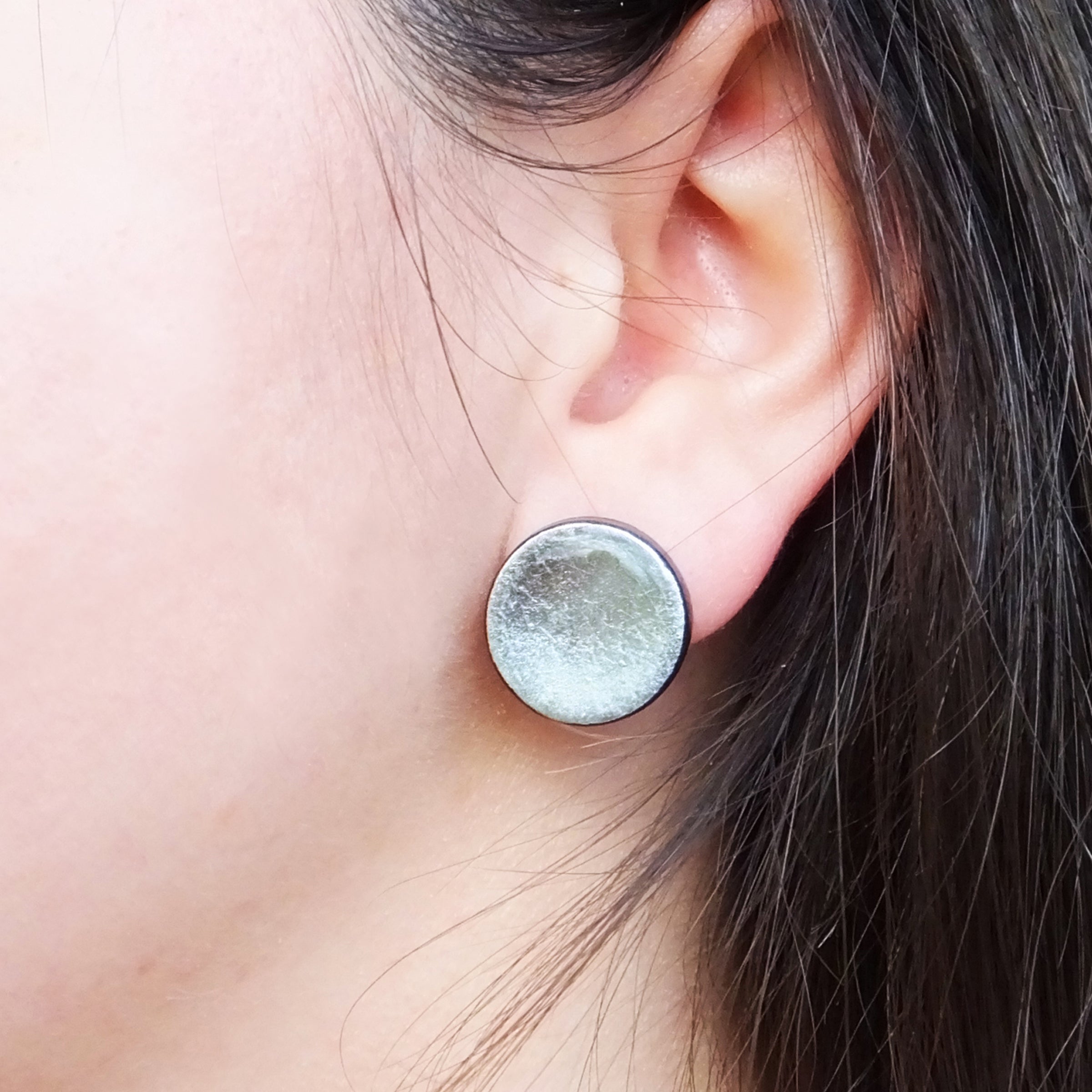 Orecchini a lobo in argento 925 con Luna in Argilla Polimerica Nera
