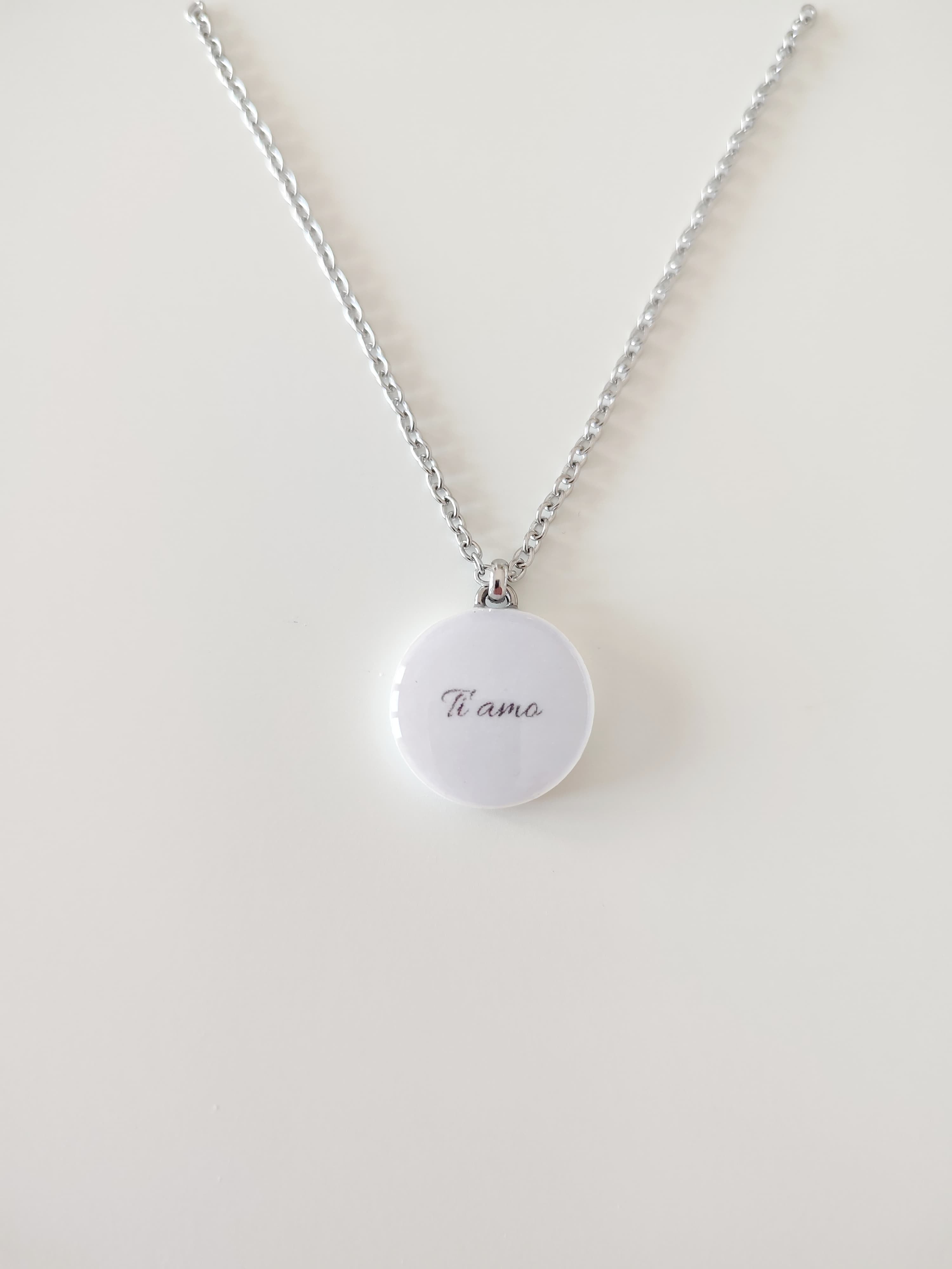 Collana con pendente Luna in Argilla Polimerica e Resina