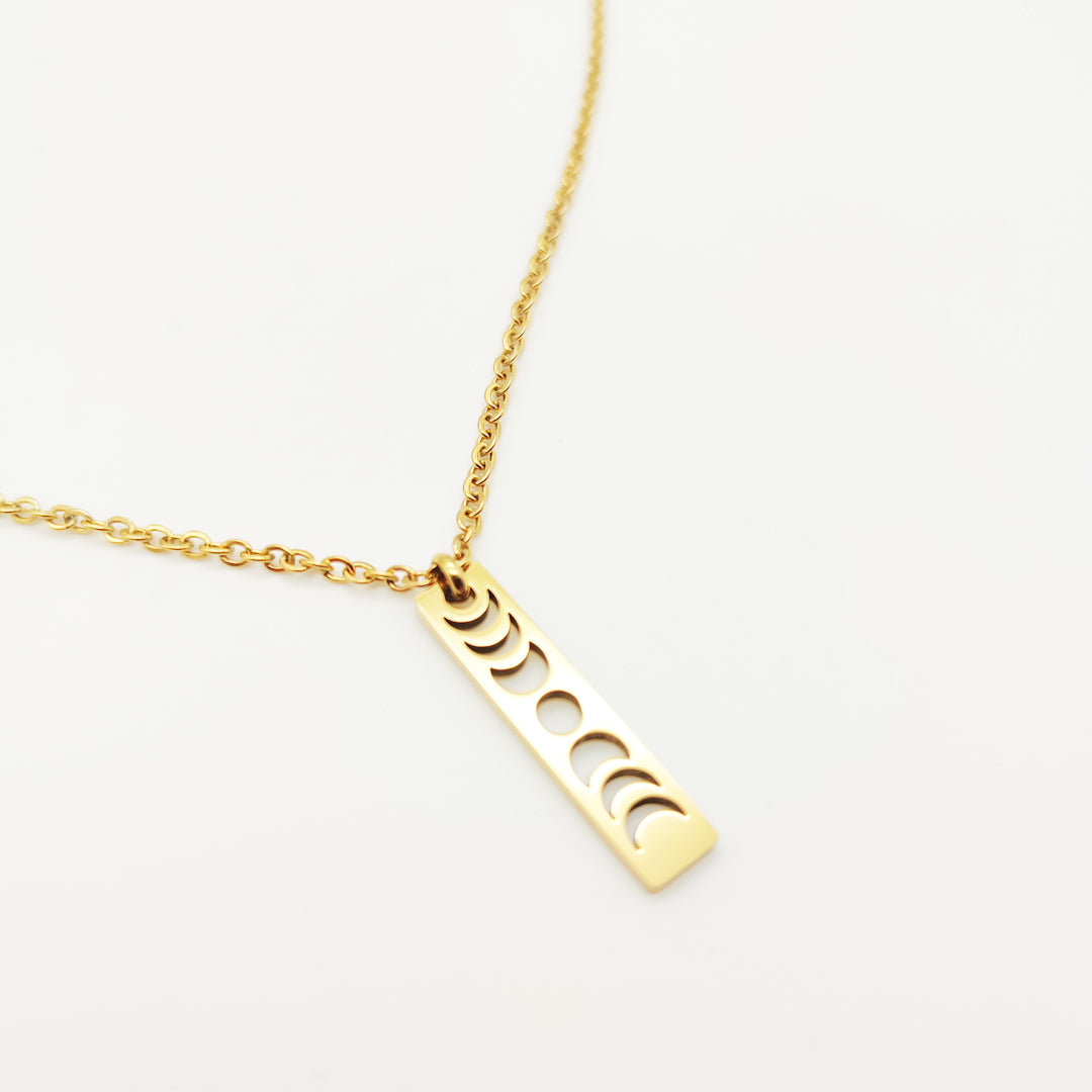 Collana Minimal con Fasi Lunari in Acciaio Argentato o Dorato